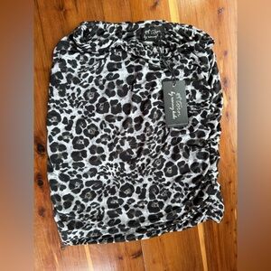 Torn by Ronny Kobo Ruched Stretchy Bodycon skirt in snow leopard size small nwt